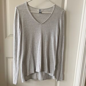 Old Navy Light Gray Long Sleeve V-Neck Top